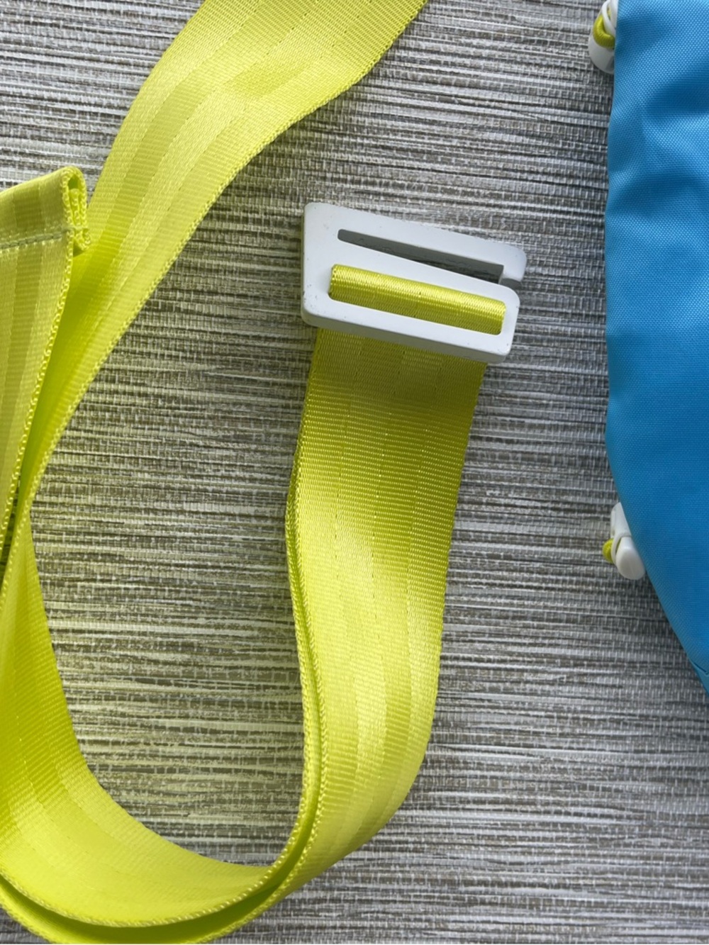 Hoka Adjustable Belt Fly Human Fly Running Waist Pack in Blue and Neon Yellow - Picture 9 of 15